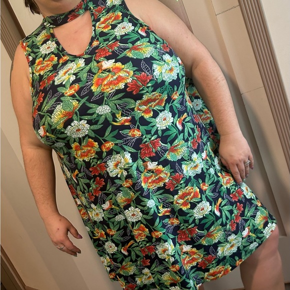 Derek Hart Summer Dress with Floral Print and Cutouts. Size 2X - Picture 5 of 5